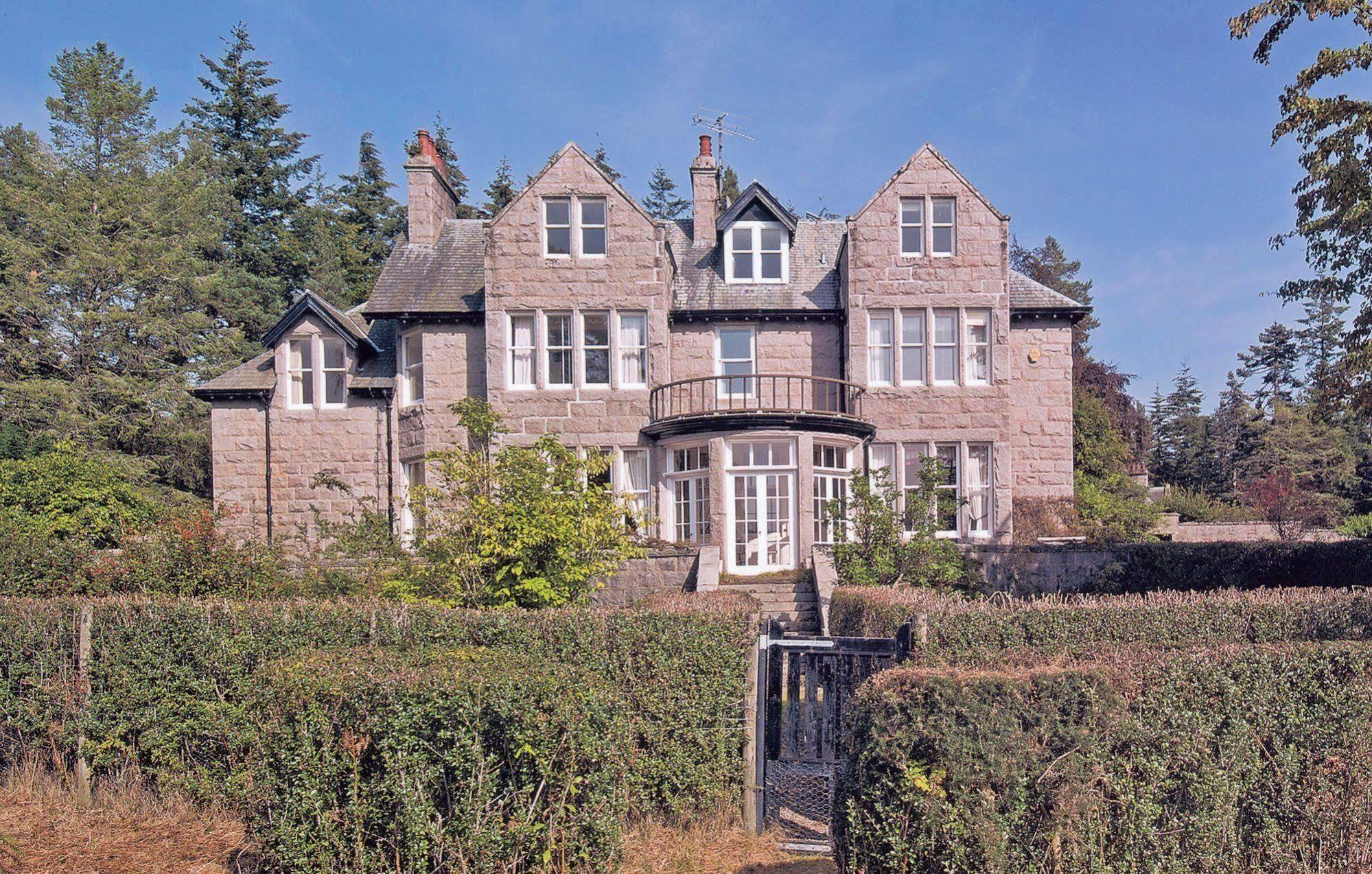 Lys-Na-Greyne Acomodação com café da manhã Aboyne Exterior foto